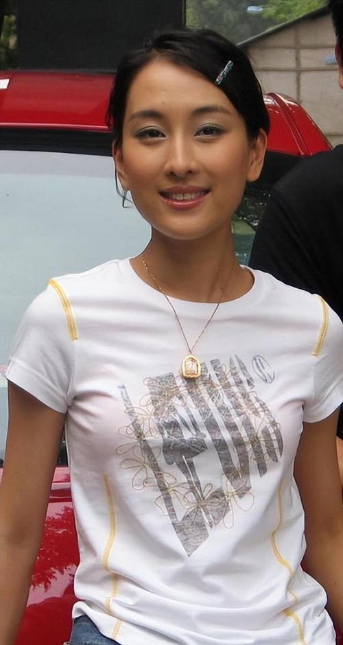 居11年的马苏现如今依旧孑然一身m6米乐被黑人驮在肩上和孔令辉同