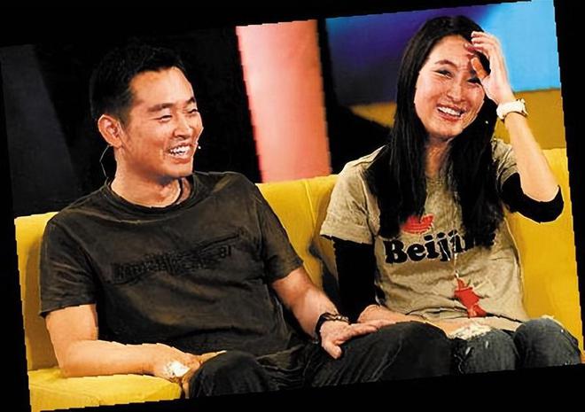 居11年的马苏现如今依旧孑然一身m6米乐被黑人驮在肩上和孔令辉同(图5)