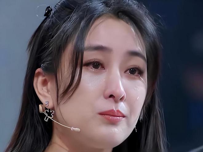 居11年的马苏现如今依旧孑然一身m6米乐被黑人驮在肩上和孔令辉同(图7)